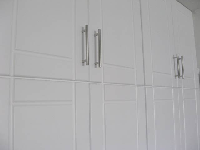 AM012 | Armadio a muro a 8 ante in stile moderno