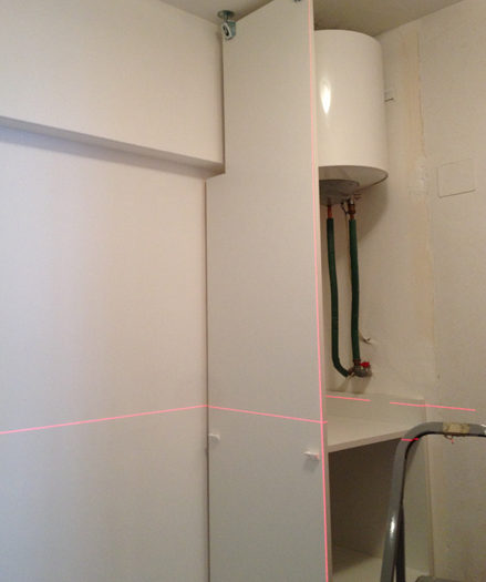 Armadio a muro bianco satinato