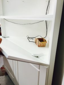 Mobile angolare con ribalta