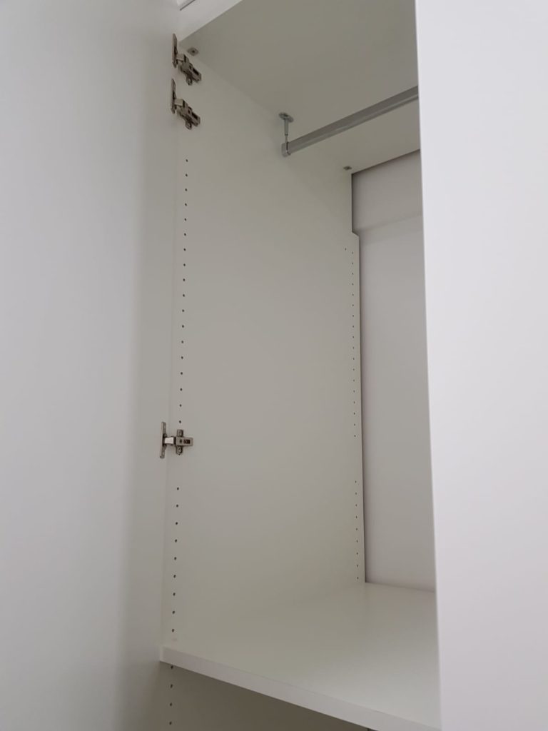 armadio a muro laccato a 8 ante