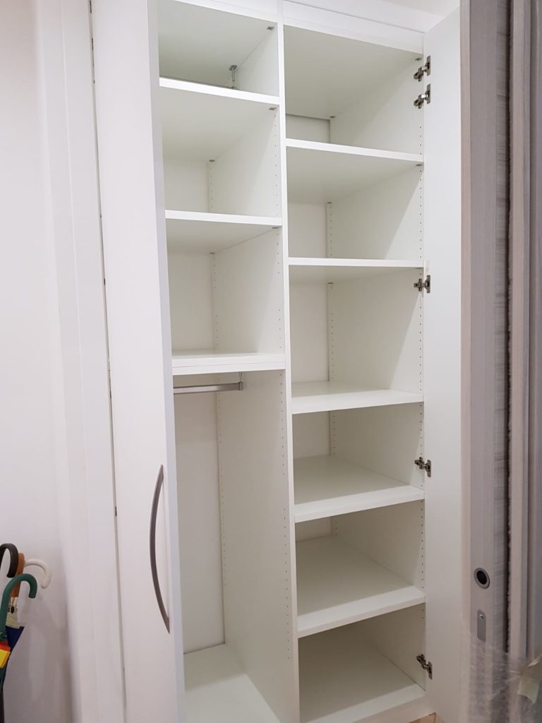 armadio a muro laccato a 8 ante