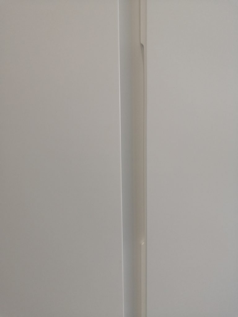 Armadi a muro ante a filo laccati bianco puro satinato Armadi a muro a filo laccati bianchi