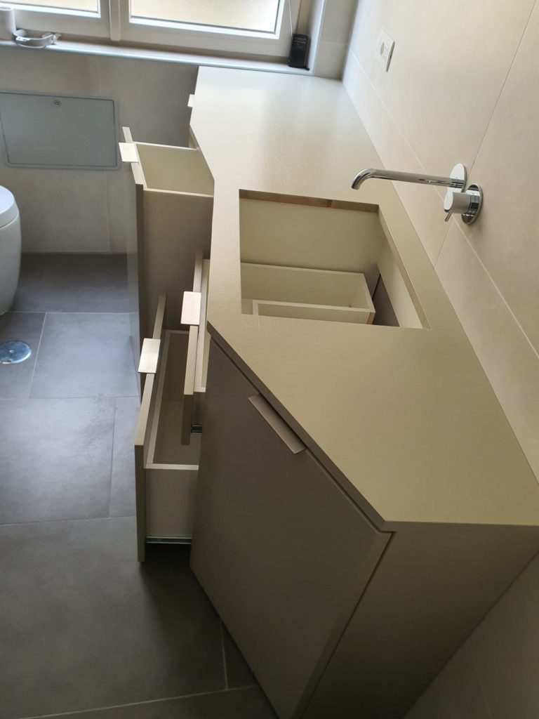 mobile bagno su misura cassetti