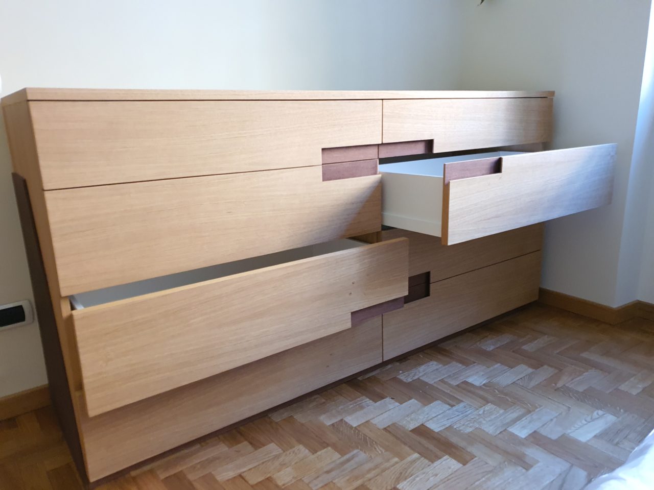 Cassettiera in listellare di rovere