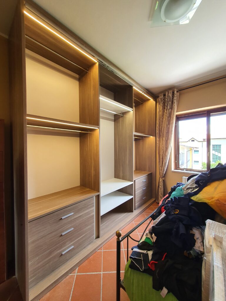 Armadio ante scorrevole