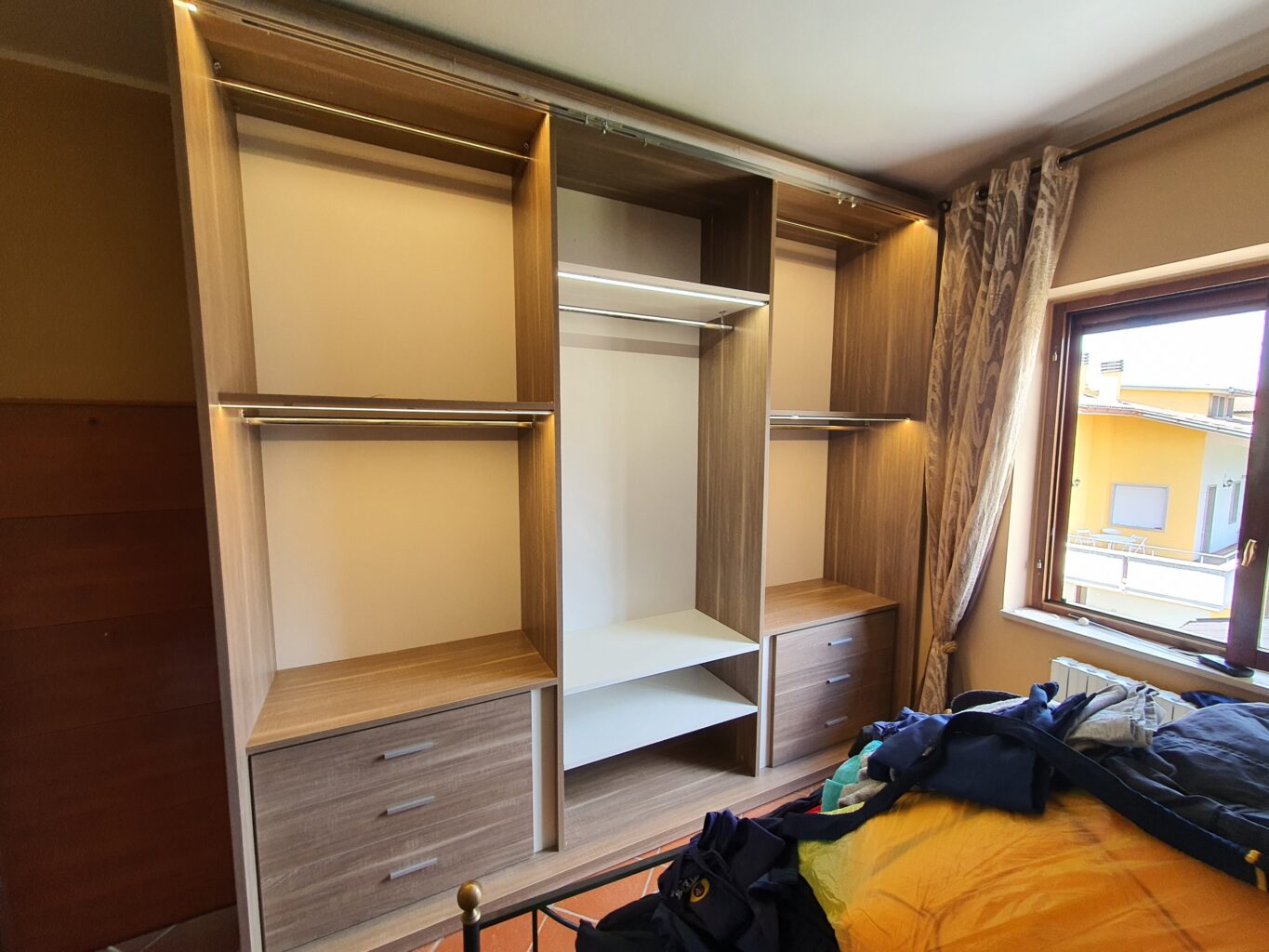 Armadio ante scorrevole