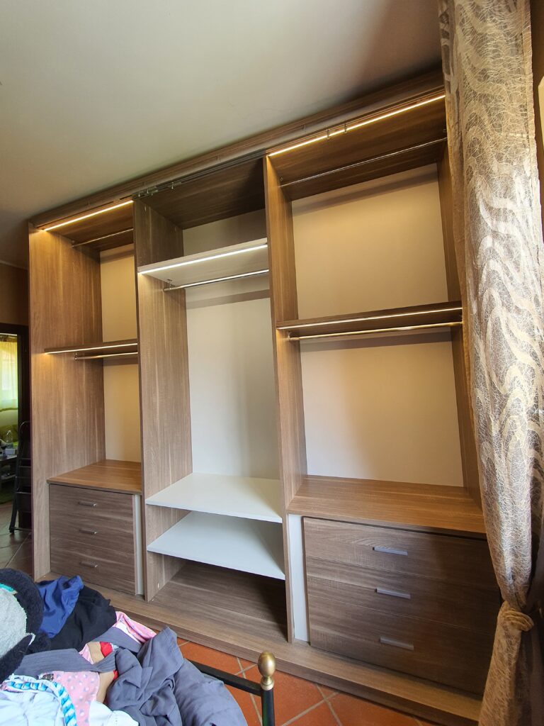 Armadio ante scorrevole