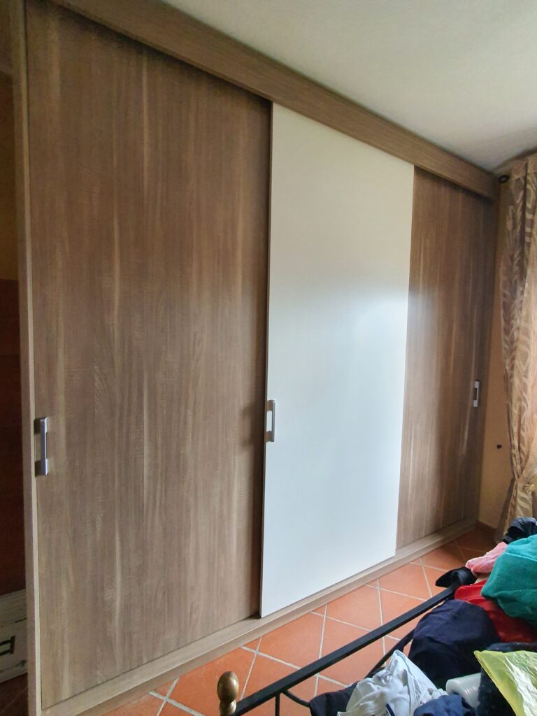 Armadio ante scorrevole