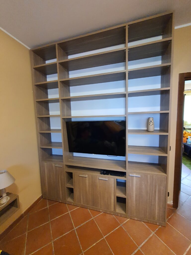 PARETE ATTREZZATA, MOBILE TV