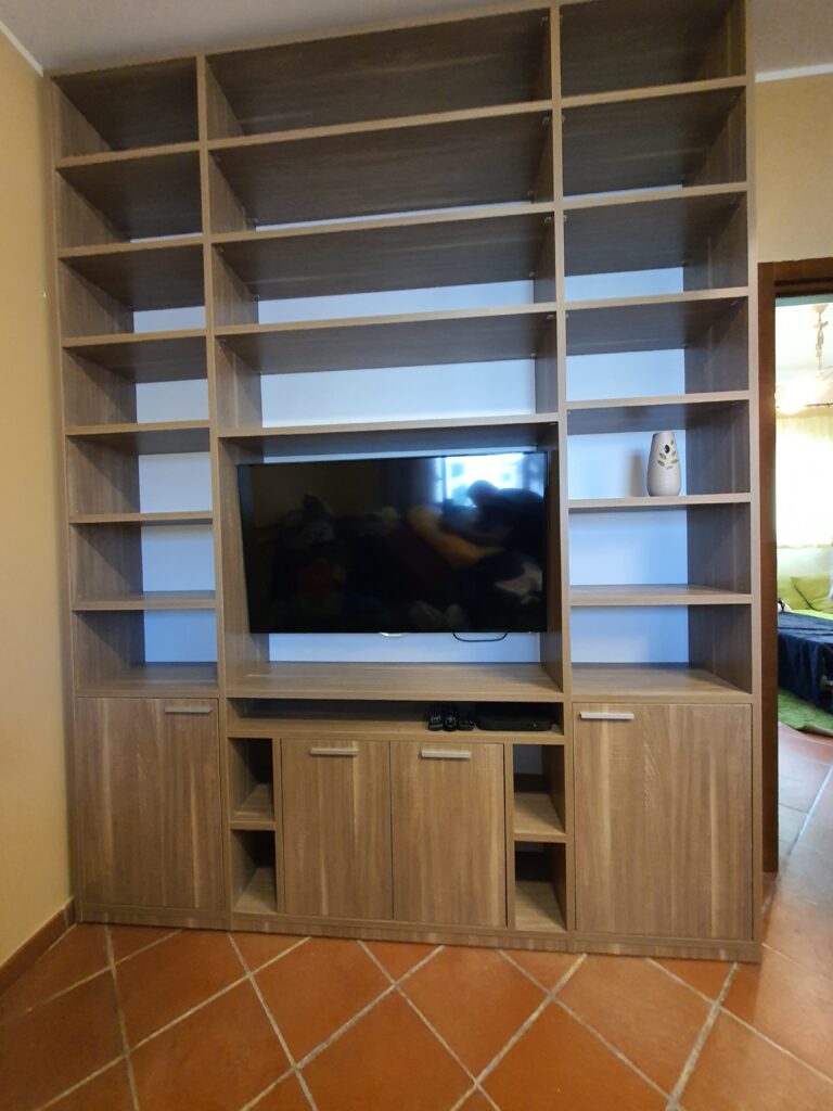 PARETE ATTREZZATA, MOBILE TV