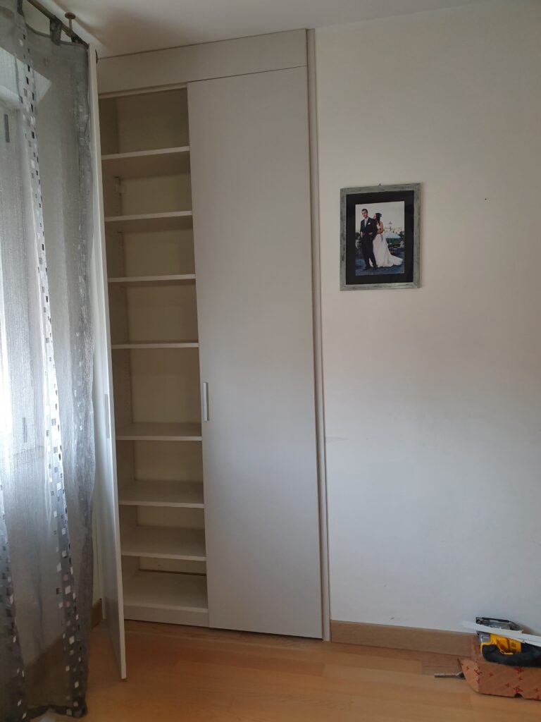 Scarpiere e armadi a muro su misura Scarpiere e armadi a muro su misura