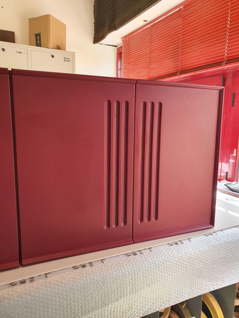 Mobile TV laccato su misura falegnameria Roma