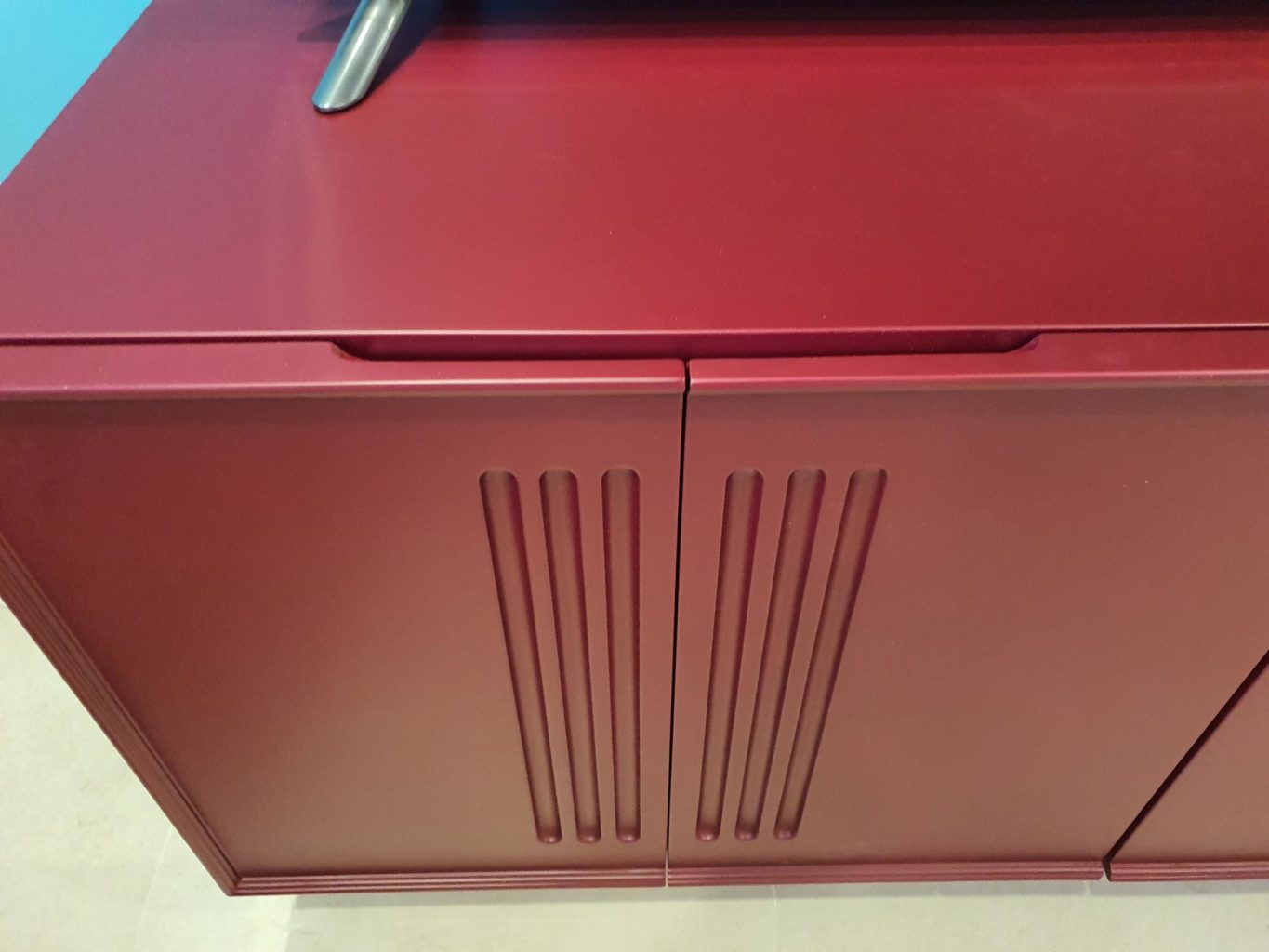 Mobile TV laccato su misura falegnameria Roma