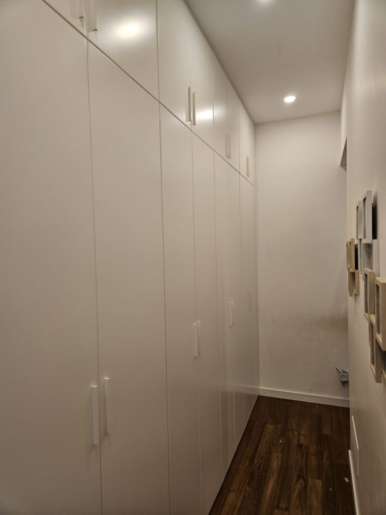 Armadio a muro laccato