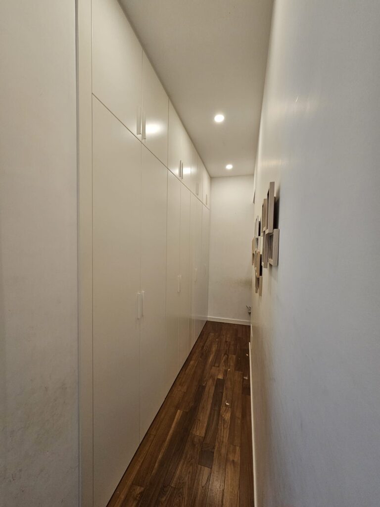 Armadio a muro laccato