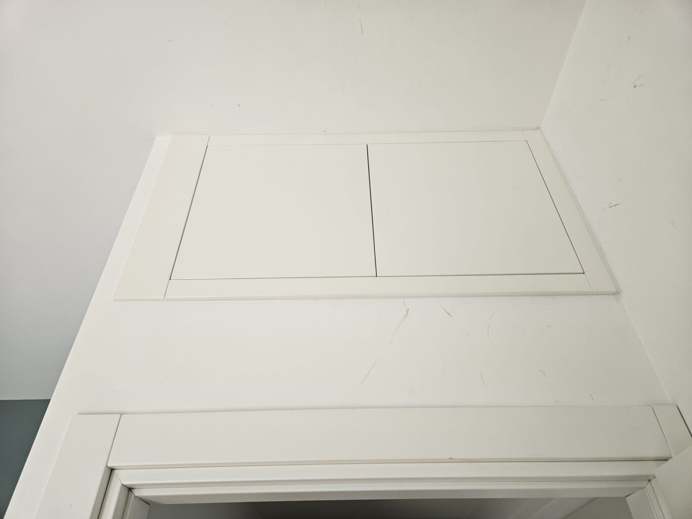 Armadio a muro laccato