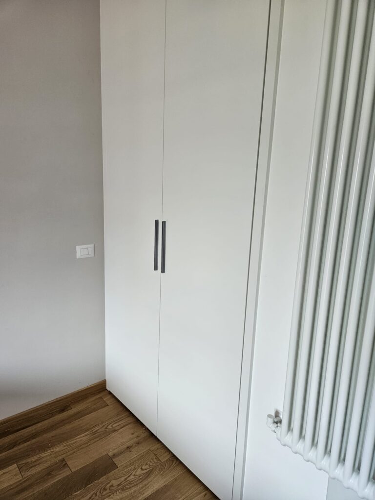 Armadio a muro laccato