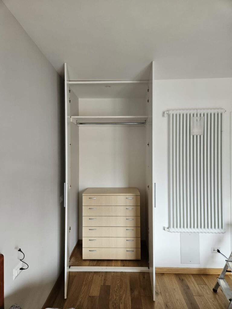 Armadio a muro laccato